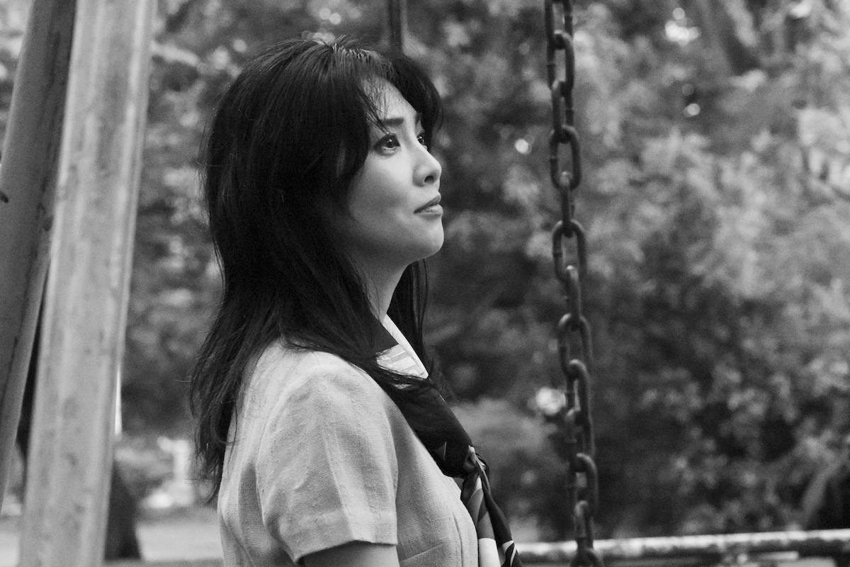 『星と月は天の穴』