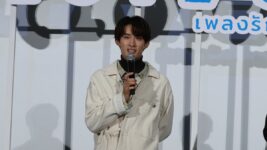 向井康二「Snow Manでは甘えちゃうけど、今回は言わなきゃと思った」 舞台裏で見せた“男気”