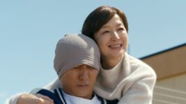 28歳で逝ったプロ野球選手は、なぜ100万人の心を動かしたのか? 映画『栄光のバックホーム』が大ヒット