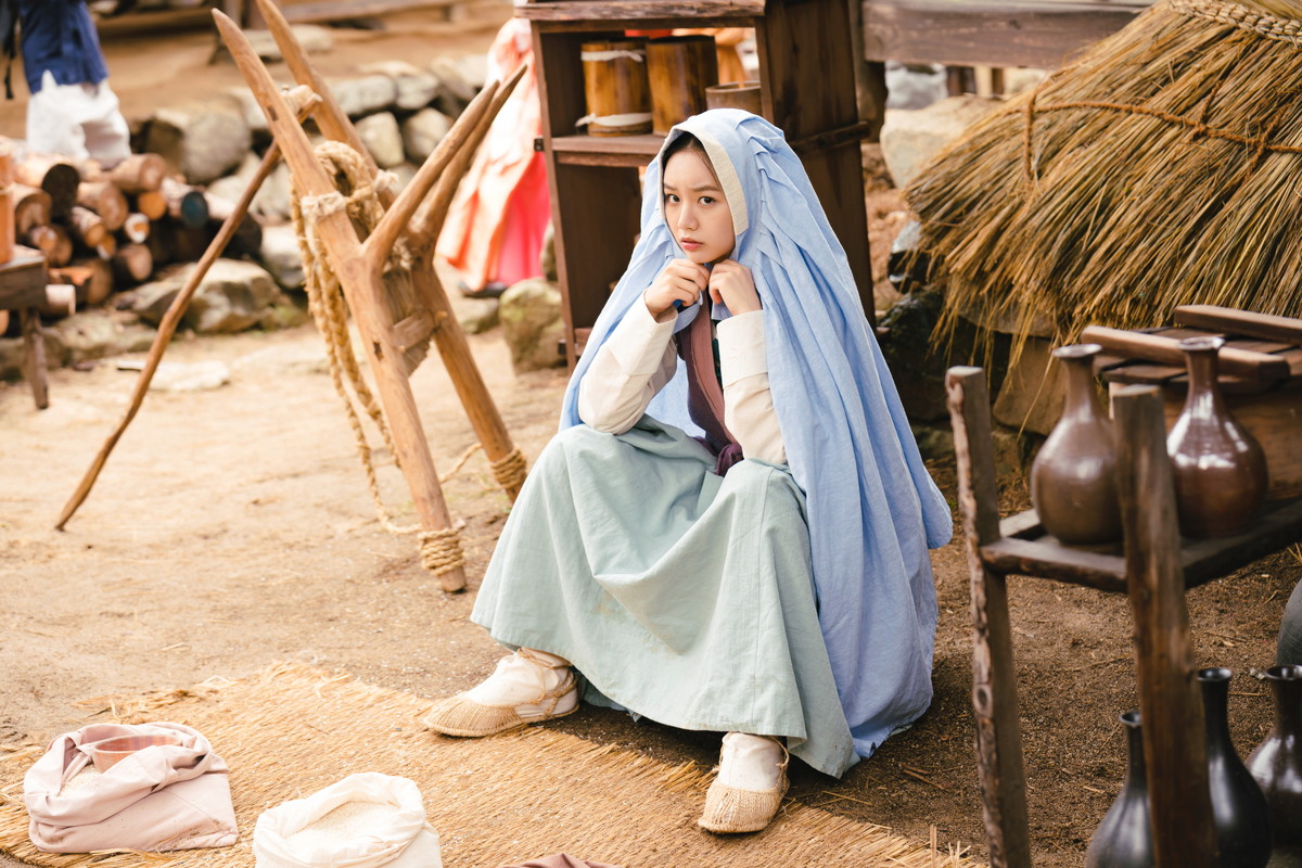 『花が咲けば、月を想い』