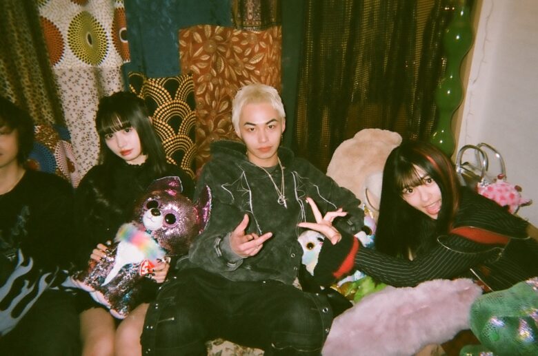 『東京逃避行』