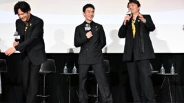 稲垣吾郎・草彅剛・香取慎吾が爆笑トーク連発 『バナ穴 BANA_ANA』公開記念イベント開催