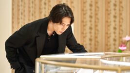 山下智久「人生を豊かにする体験の場に」 『正直不動産』共演の福原遥らとブルガリ心斎橋オープンを祝福