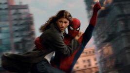 『スパイダーマン』も私生活も絶好調のゼンデイヤ、超売れっ子女優の華麗な歩みと堅実な素顔
