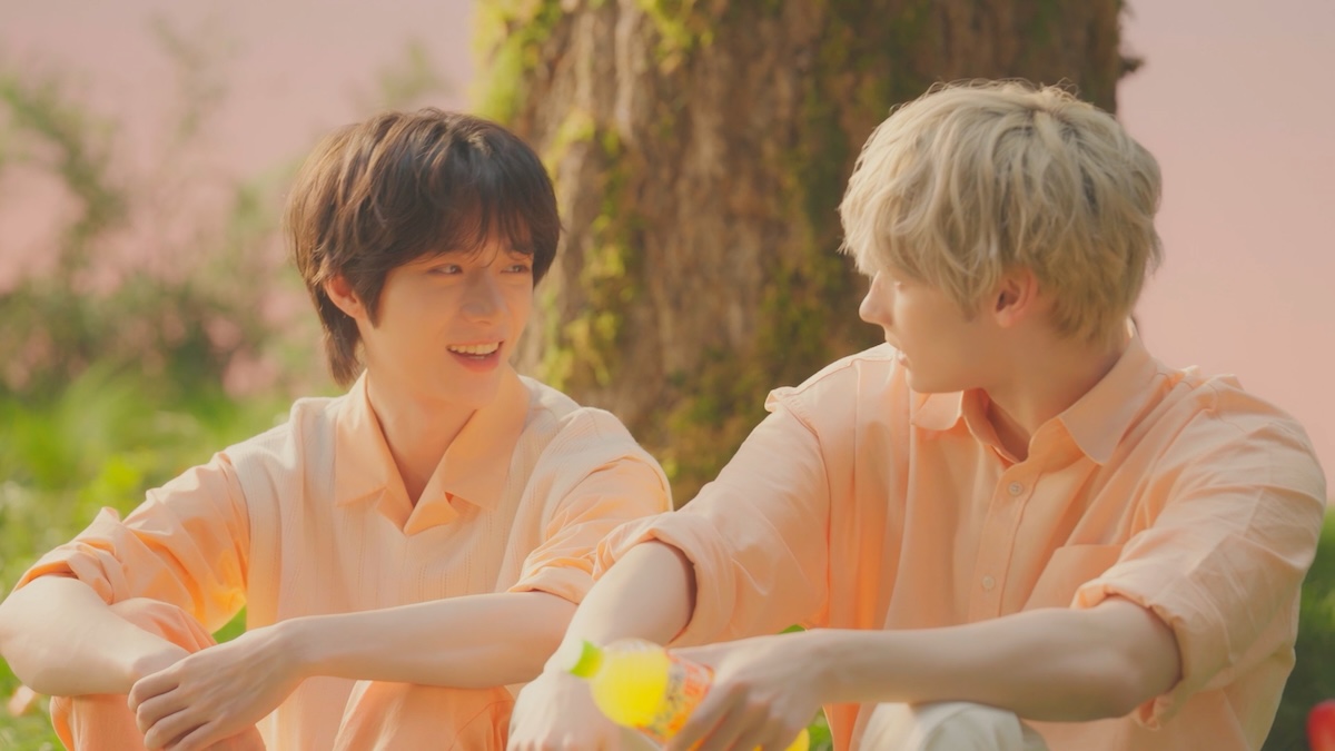 「OUR SHINING MOMENTS」