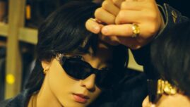 小林千晃、10周年写真集でヴェネツィアを満喫 少年のような笑顔と大人の色気披露
