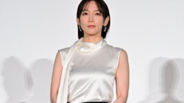 吉岡里帆「とても面白いスリラー、そして温かい物語」 映画『シャドウワーク』完成披露上映会レポート
