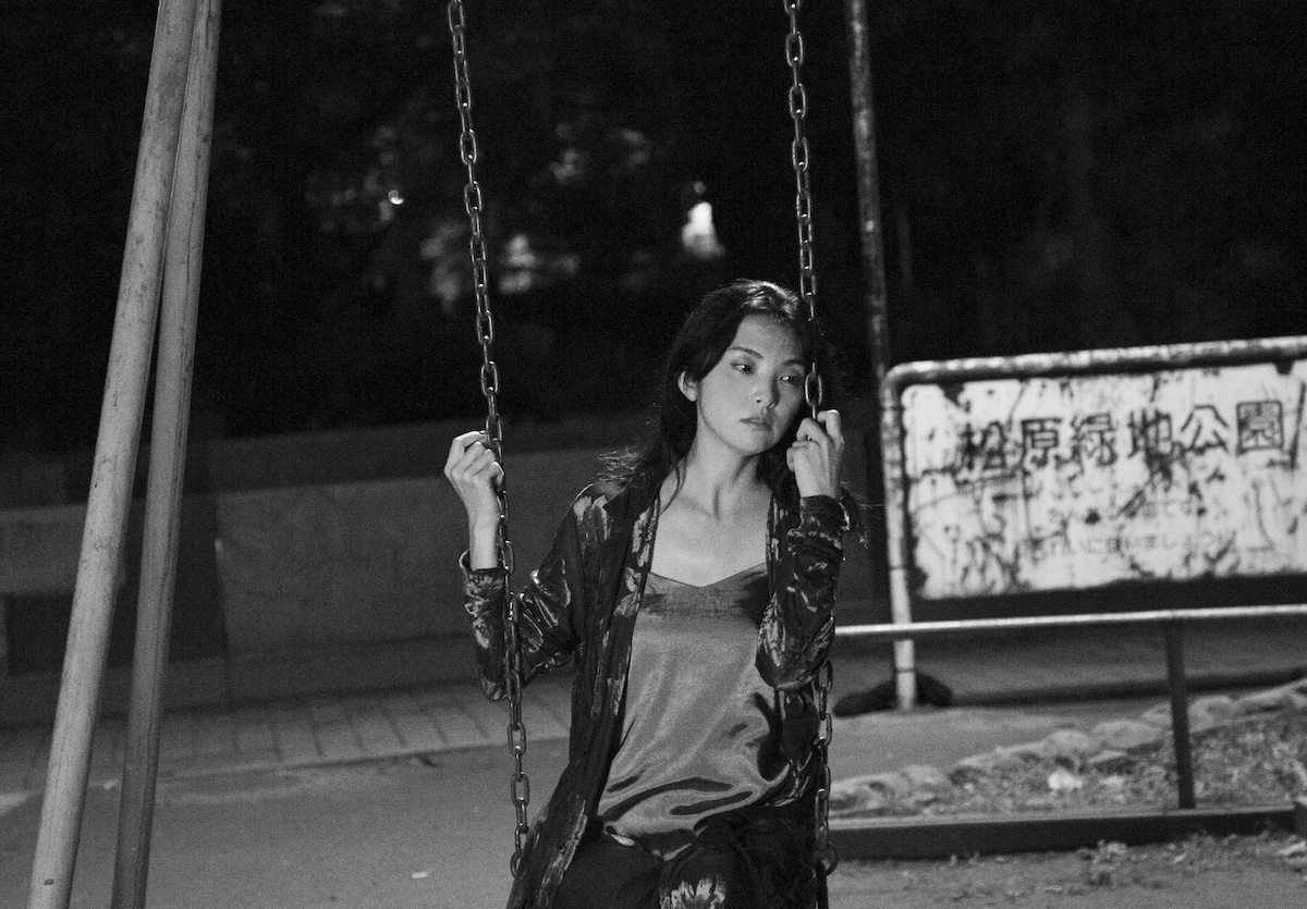 『星と月は天の穴』