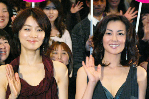 劇中では恋敵を演じた中山美穂（右）と石田ゆり子（左）