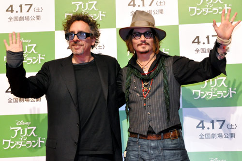 ジョニー・デップ（右）とティム・バートン監督（左）