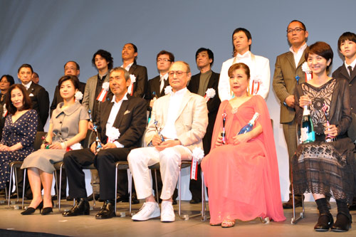 日本映画批評家大賞の各賞を受賞した出席者たち