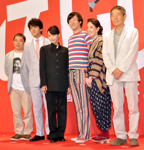 左から佐藤英明監督、阿部力、堀北真希、浅野忠信、いしだあゆみ、武居俊樹（原作）