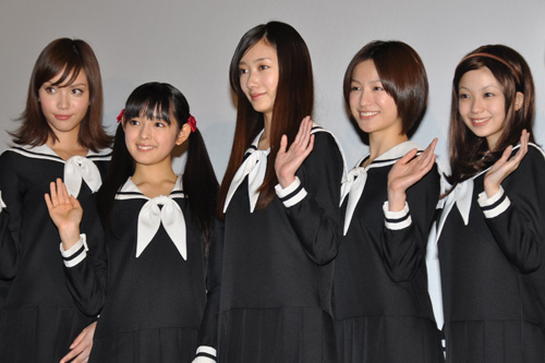 写真左から滝沢カレン、未来穂香、波瑠、平田薫、秋山奈々