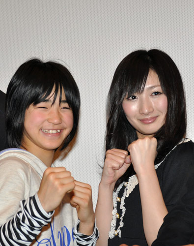 飛松陽菜（左）と武田梨奈（右）