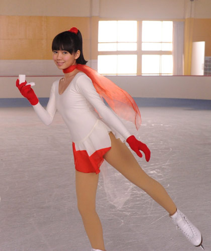 16歳の注目美少女が山田孝之と共演。謎のスケート少女役でレオタード姿を披露！