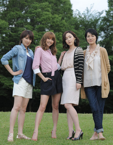 『ガール』キャストたち。左から吉瀬美智子、香里奈、麻生久美子、板谷由夏