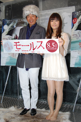 石田純一（左）と椿姫彩菜（右）