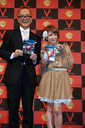 山田五郎（左）と矢口真里（右）