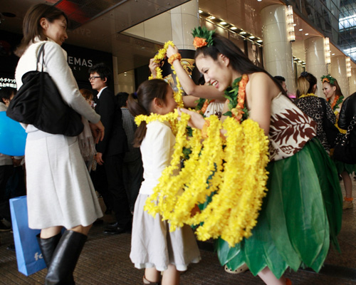 優 フラダンス 蒼井 映画「フラガール」で蒼井優が非常に上手にフラダンスを踊っていたように素人目に