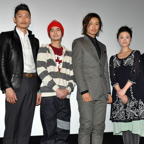 左から岩永洋昭、窪塚俊介、斎藤工、須藤温子
