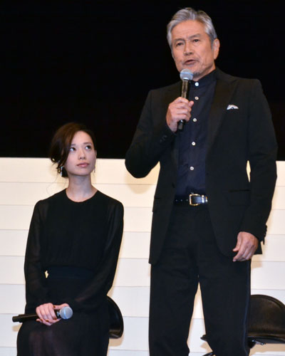 戸田恵梨香（左）と竜雷太（右）