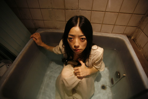 恐すぎ？ 『悪夢探偵2』の市川実和子／(C) 2008 NIGHTMARE DETECTIVE 2 FILM VENTURE