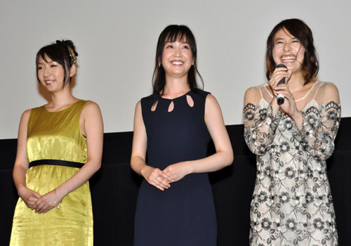 左から酒井若菜、黒川智花、近野成美