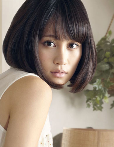 2ndシングル「君は僕だ」（税込1600円）もオリコンデイリーランキングで1位を獲得した前田敦子