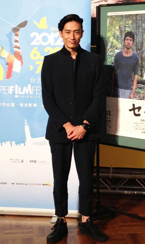 台北映画祭に参加した伊勢谷友介が西島秀俊の肉体美を絶賛！