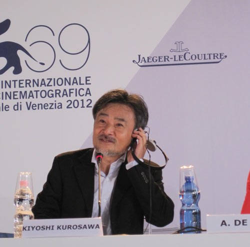 黒沢清監督の4時間半の長尺映画がヴェネチア映画祭でスタンディングオベーション