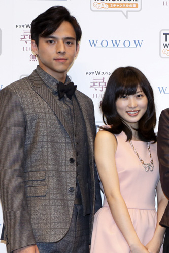 満島真之介（左）と志田未来（右）