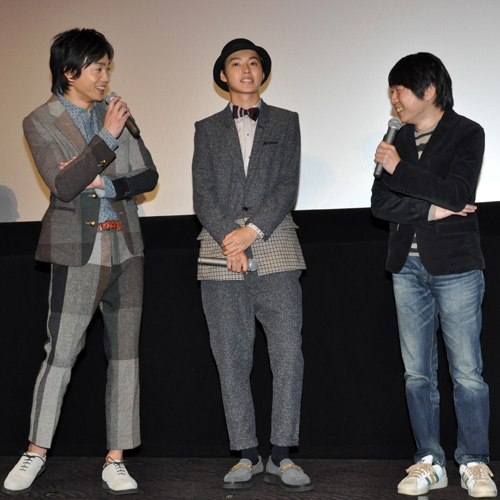左から青柳翔、山崎賢人、古澤健監督