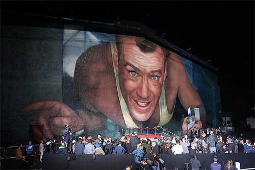 幅45m、高さ12m以上の『ダイ・ハード』の巨大壁画
(C) 2013Twentieth Century Fox