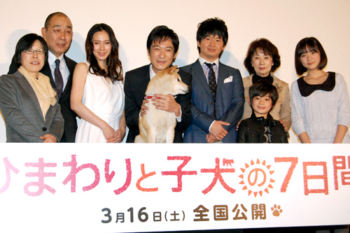 左から平松恵美子監督、でんでん、中谷美紀、堺雅人、若林正恭、藤本哉汰、吉行和子、近藤里沙