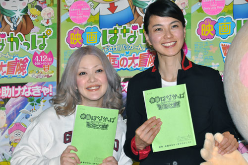 松嶋尚美（左）と江角マキコ（右）