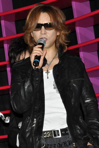 YOSHIKI