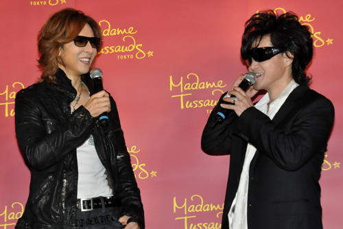 YOSHIKI（左）とToshl（右）