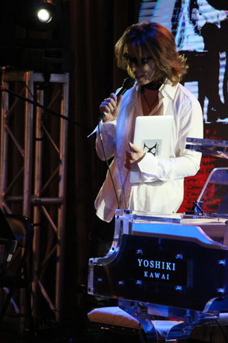 YOSHIKI