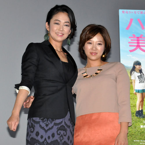 中島知子（左）と美奈子（右）