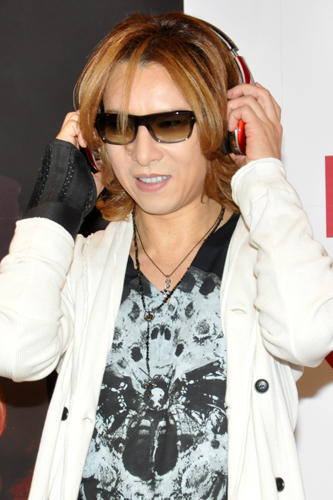 YOSHIKI