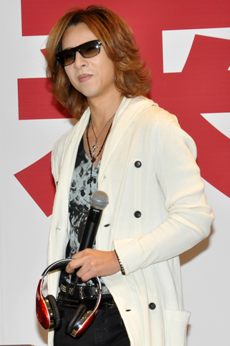 YOSHIKI