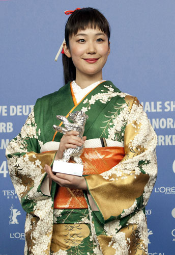 第64回ベルリン映画祭・金熊賞は中国映画。銀熊賞受賞の黒木華に山田洋次監督も拍手
