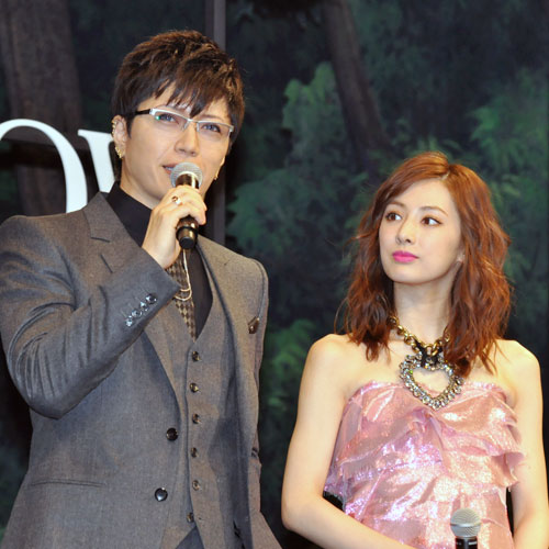 GACKT（左）と北川景子（右）