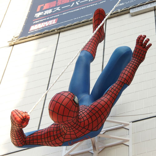 スパイダーマンの大きめフィギュア