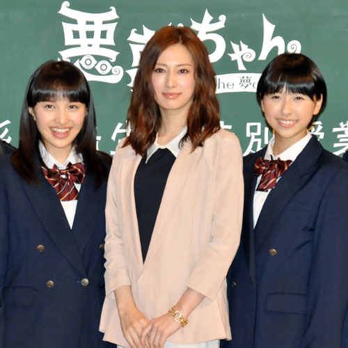 左から百田夏菜子、北川景子、玉井詩織