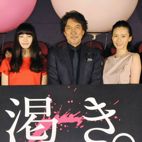 左から小松菜奈、役所広司、中谷美紀