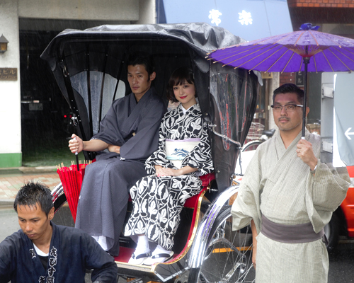 左から淵上泰史、安達祐実、豊島圭介監督