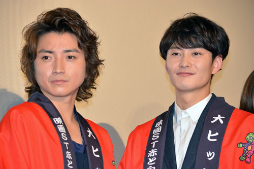 藤原竜也（左）と岡田将生（右）