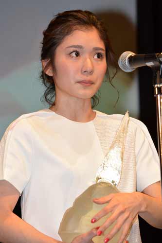 松岡茉優