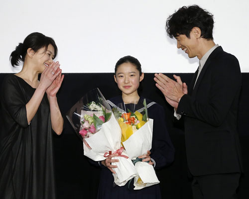 左から夏川結衣、藤野涼子、佐々木蔵之介